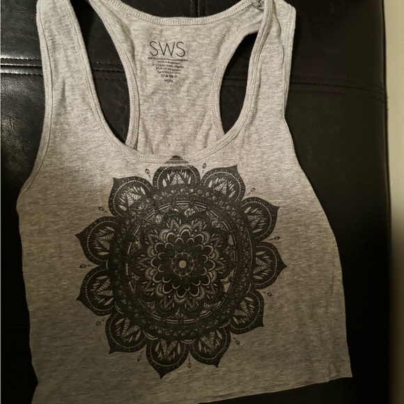 Grey Mandela pattern crop - Picture 1 of 1